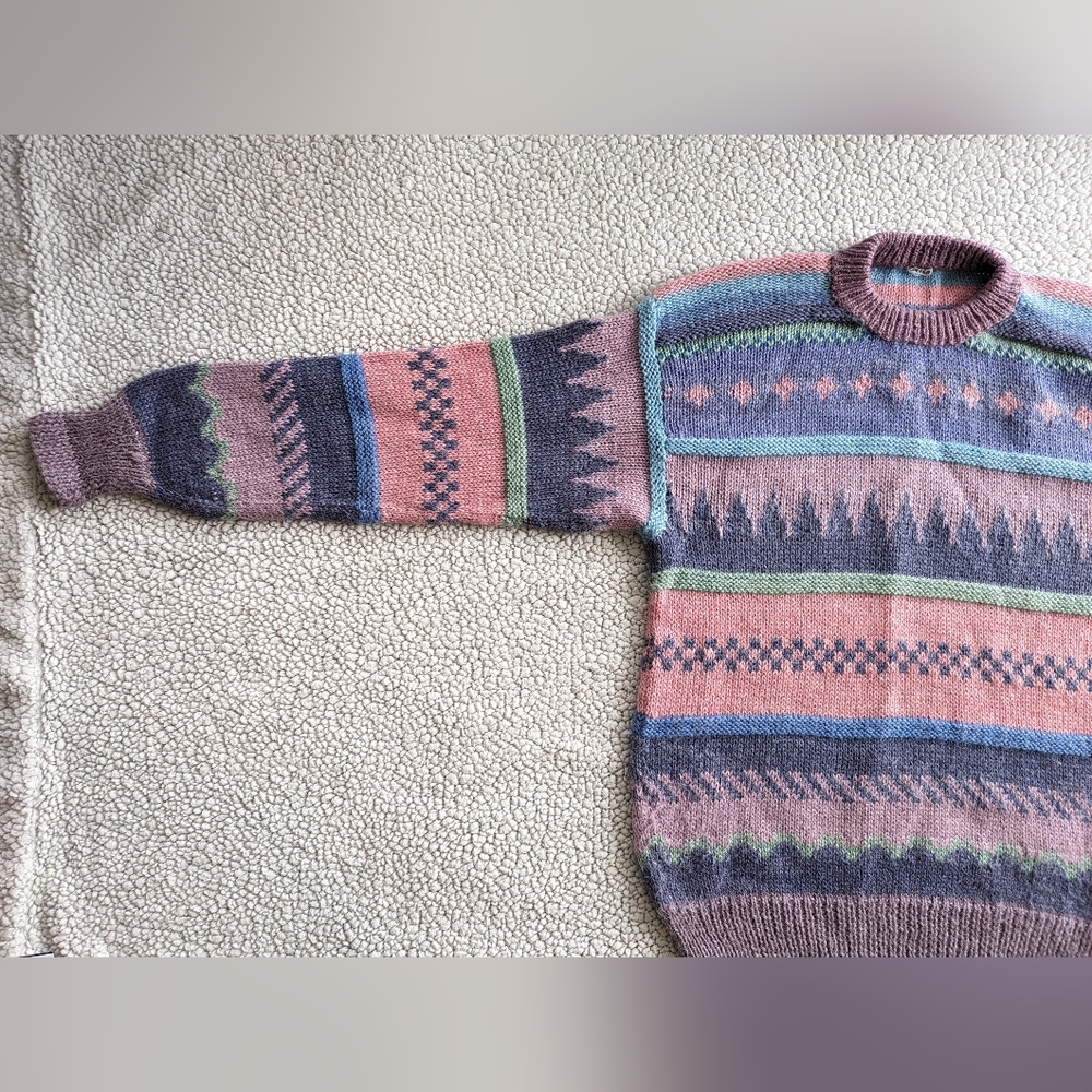 Multicolor Patterned Crew Neck Sweater - Picture 10 of 16